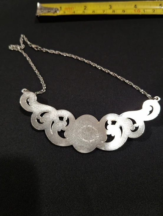 Montana Silversmiths Horse Head Necklace Two Tone Western Scroll Collar - Picture 8 of 12